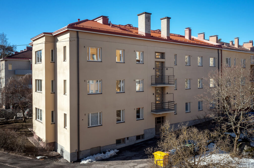 Pihlajatie 21 julkisivusaneeraustyö