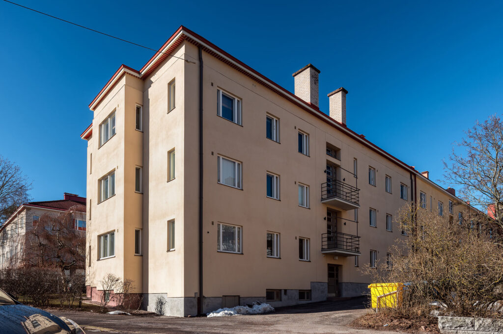 Pihlajatie 21 julkisivusaneeraustyö