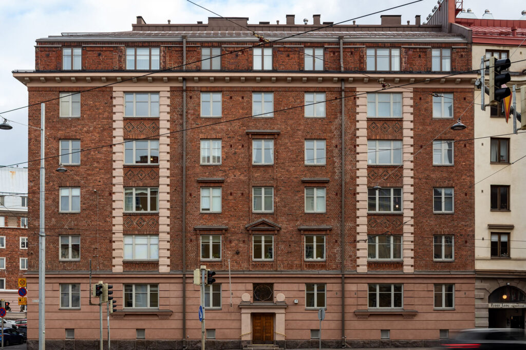 Runeberginkatu 39 saneeraus