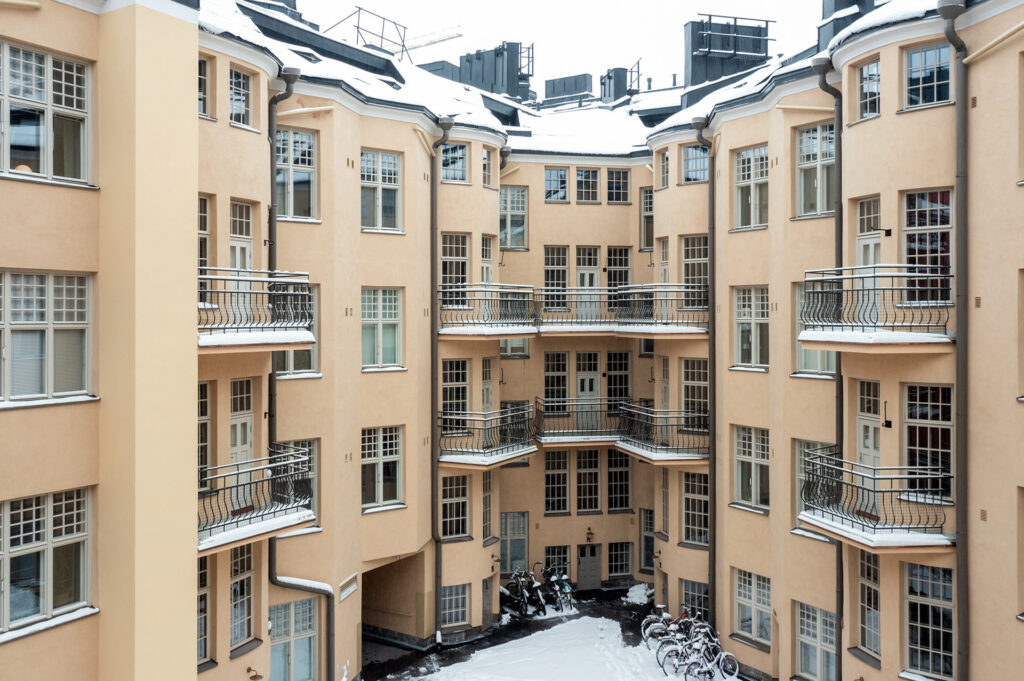 Runeberginkatu 6a julkisivusaneeraus