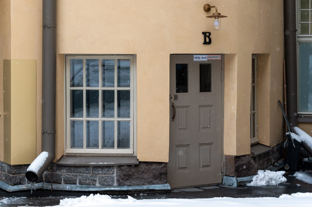Runeberginkatu 6a julkisivusaneeraus
