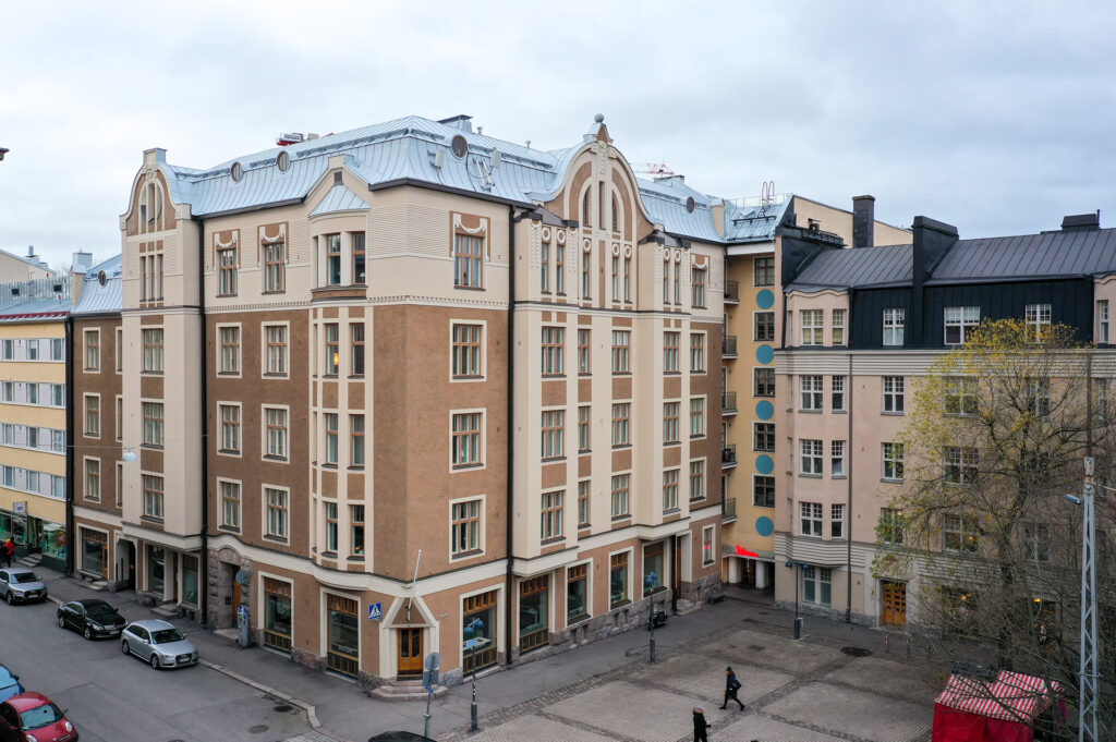 Runeberginkatu 6a julkisivusaneeraus