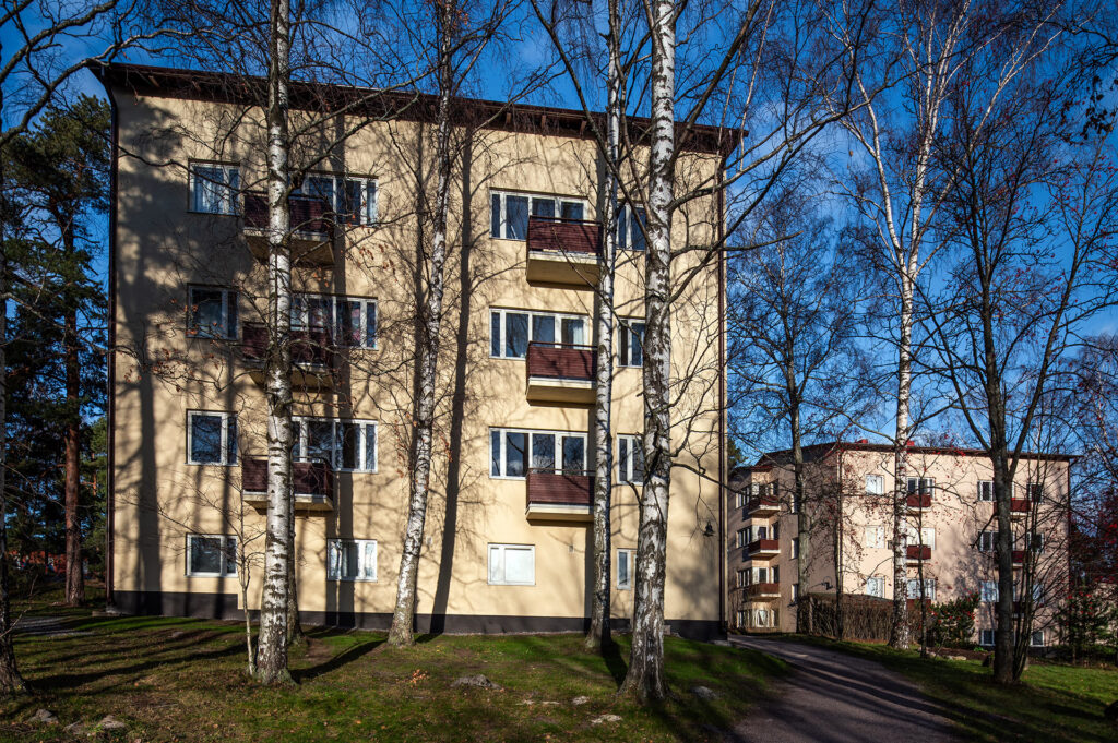 Untamontie 10 julkisivusaneeraus