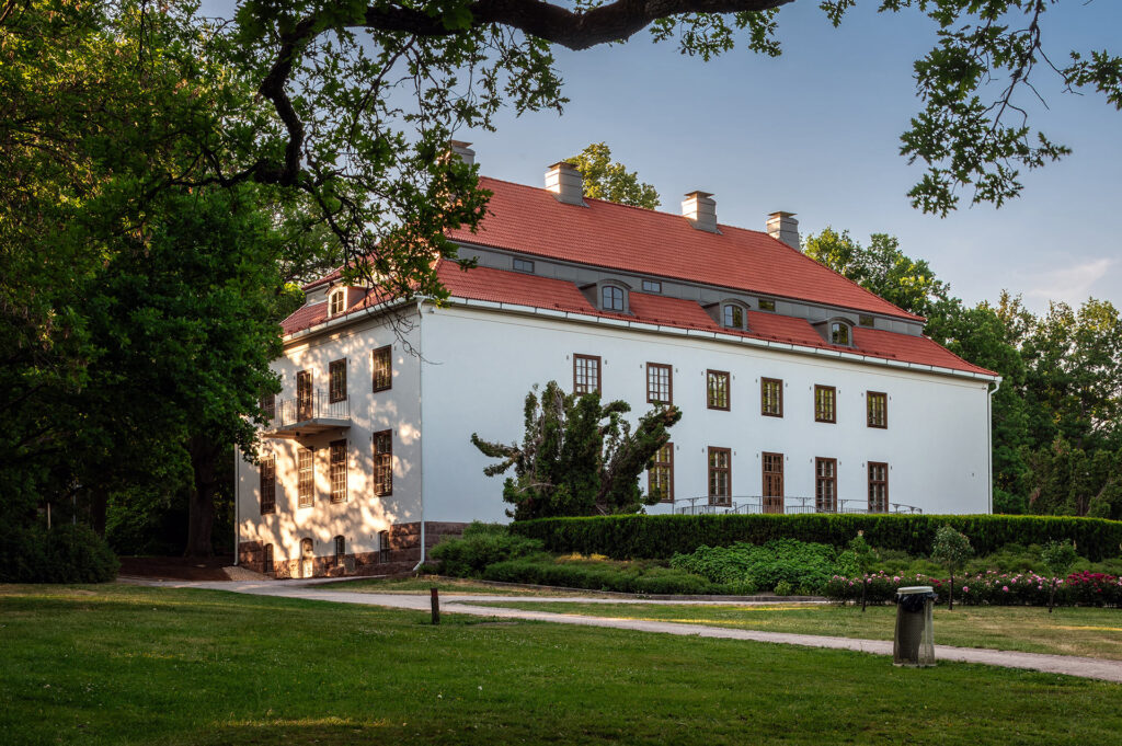 Kuninkaantie 43 saneeraus