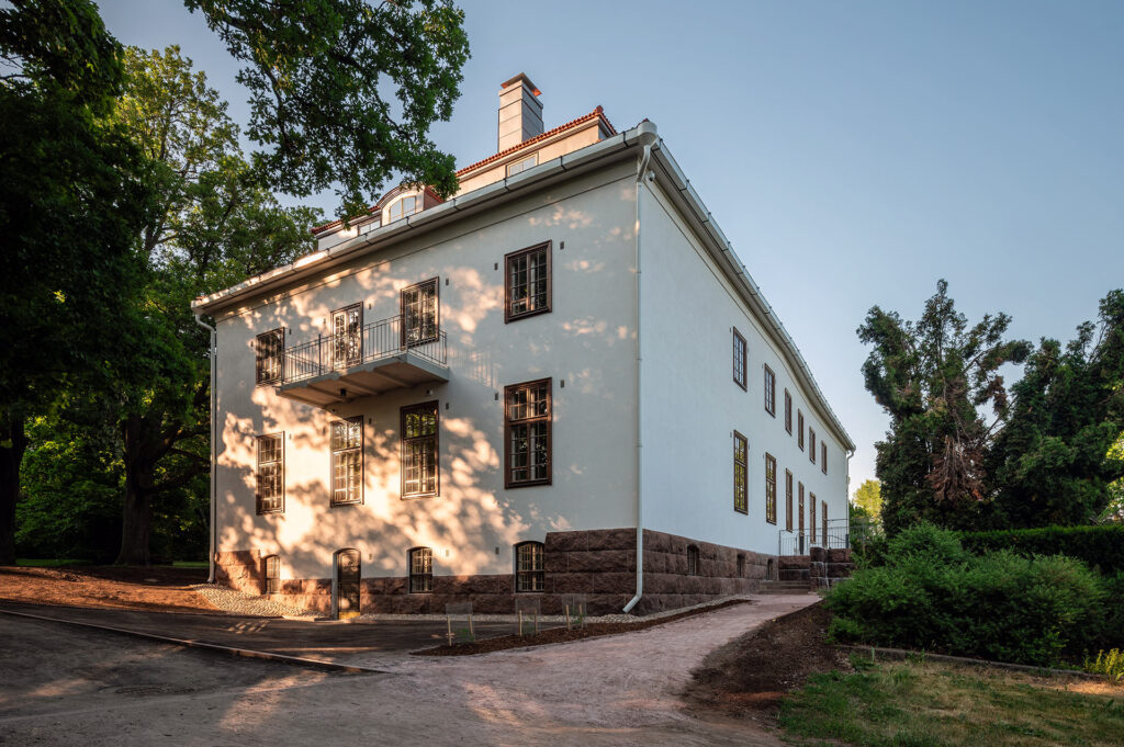 Kuninkaantie 43 saneeraus