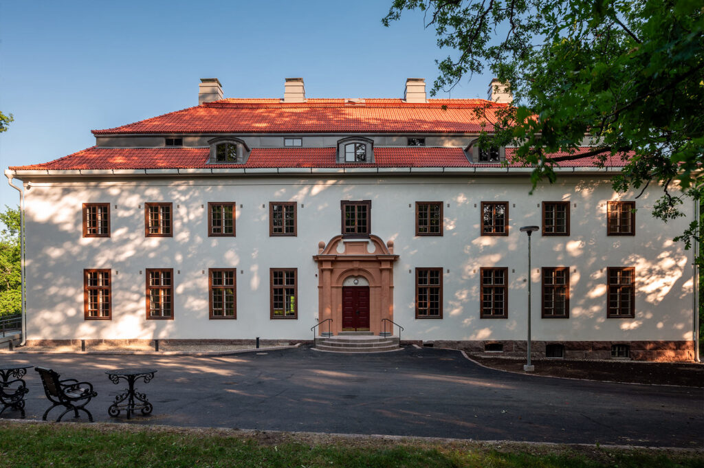 Kuninkaantie 43 saneeraus