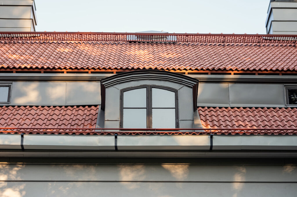 Kuninkaantie 43 saneeraus