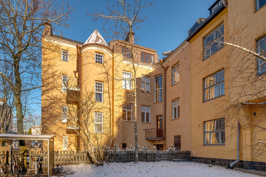 Pietarinkatu 24 julkisivusaneeraustyö