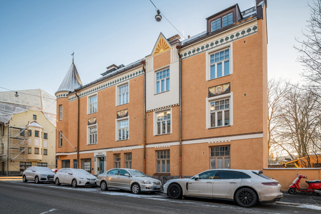 Pietarinkatu 24 julkisivusaneeraustyö