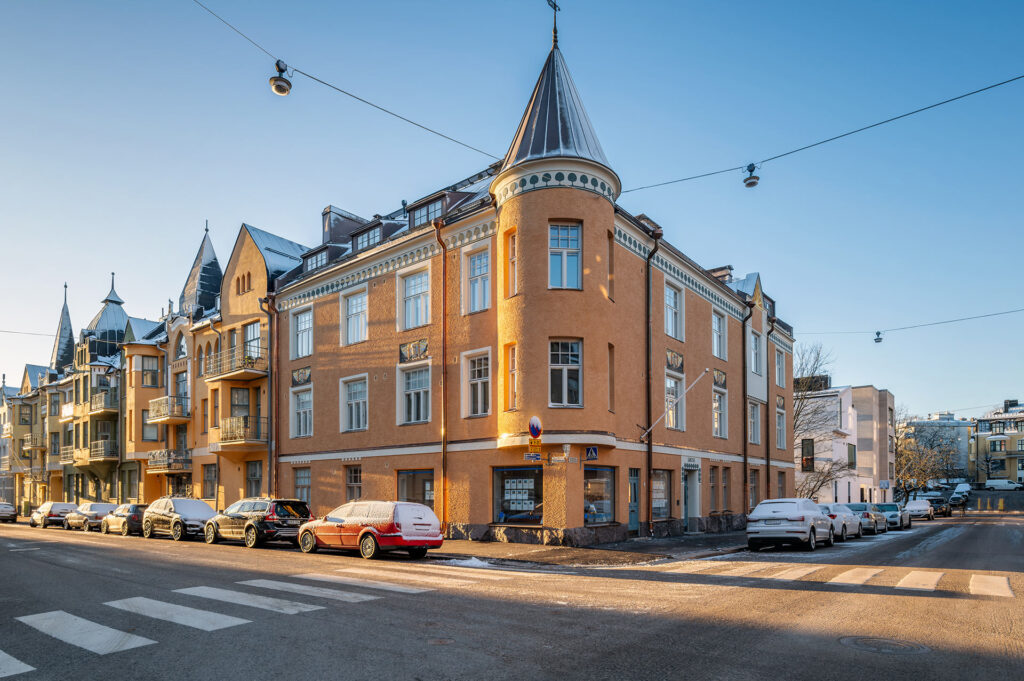 Pietarinkatu 24 julkisivusaneeraustyö