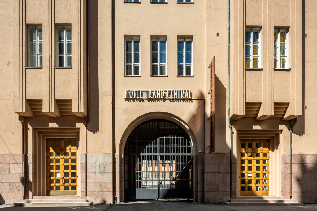 Vilhonkatu 13 julkisivusaneeraus