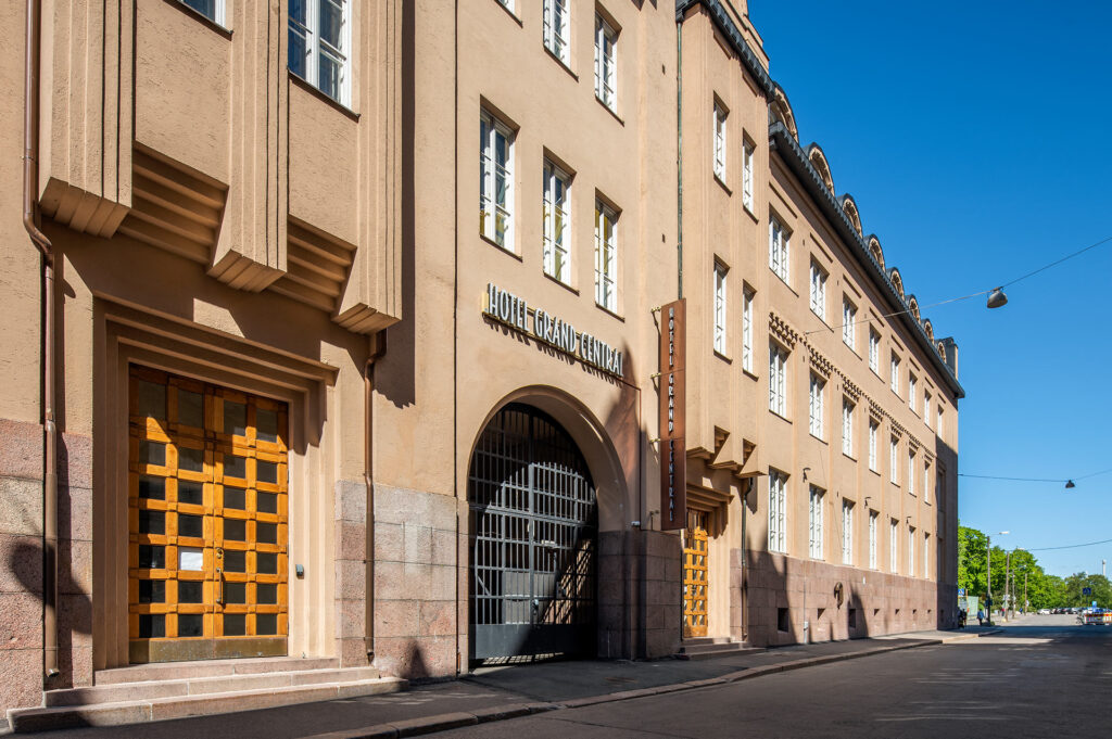 Vilhonkatu 13 julkisivusaneeraus