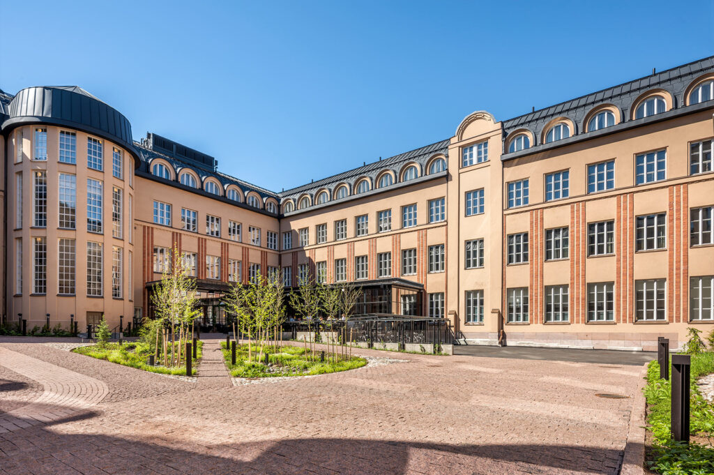 Vilhonkatu 13 julkisivusaneeraus