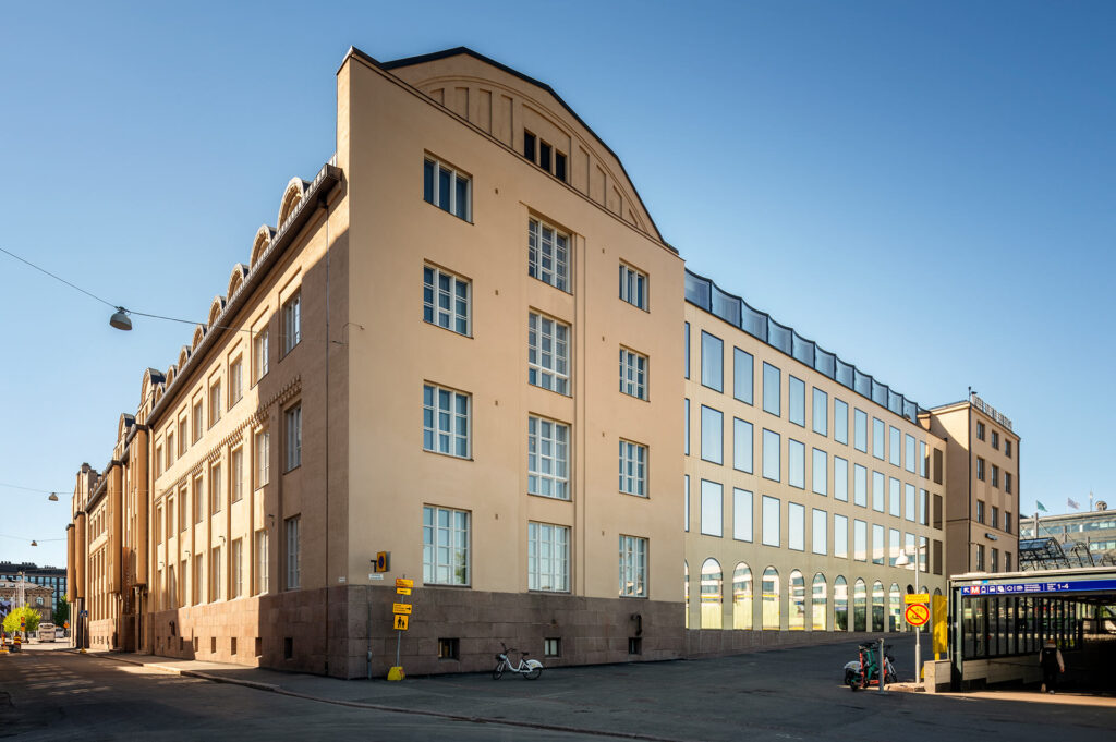 Vilhonkatu 13 julkisivusaneeraus