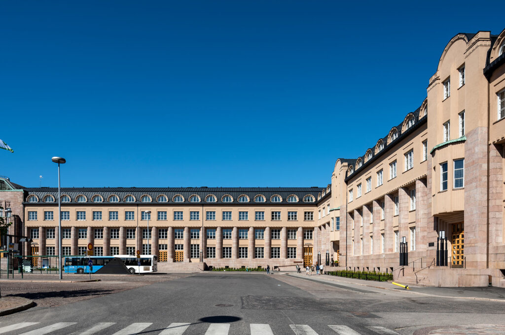 Vilhonkatu 13 julkisivusaneeraus